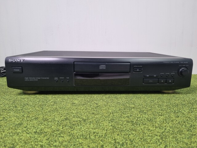 CDP-XE200 Compact Disc Player 5016063